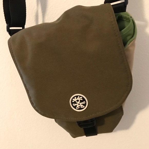 Crumpled Camera Bag - Picture 2 of 8